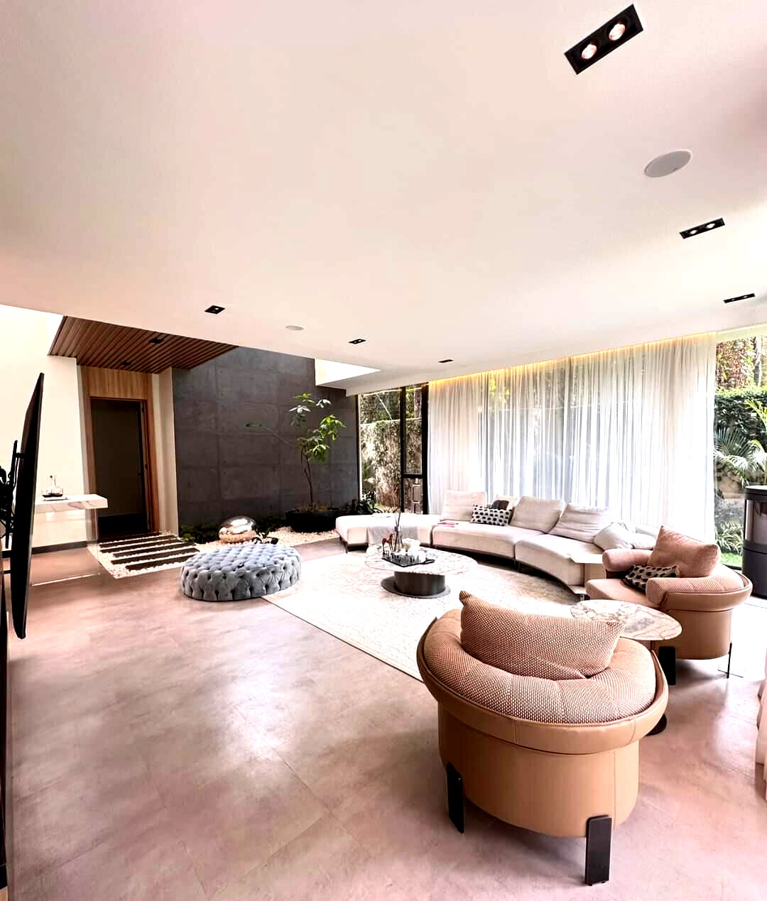 Smart Home 5BR Villa with Gated Security - Lavington