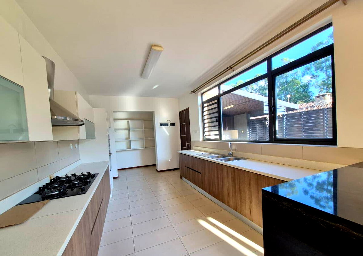 4BR Townhouse Near UN Gigiri – Private Garden & Gated