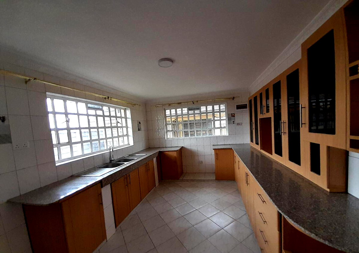 5BR All-Ensuite Maisonette with Solar & DSQ - Kitengela Yukos