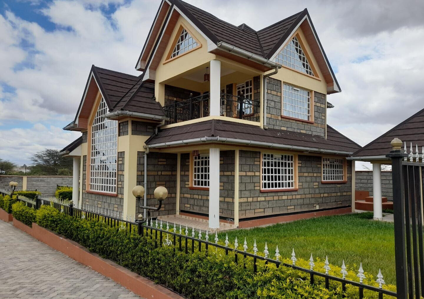 5BR All-Ensuite Maisonette with Solar & DSQ - Kitengela Yukos