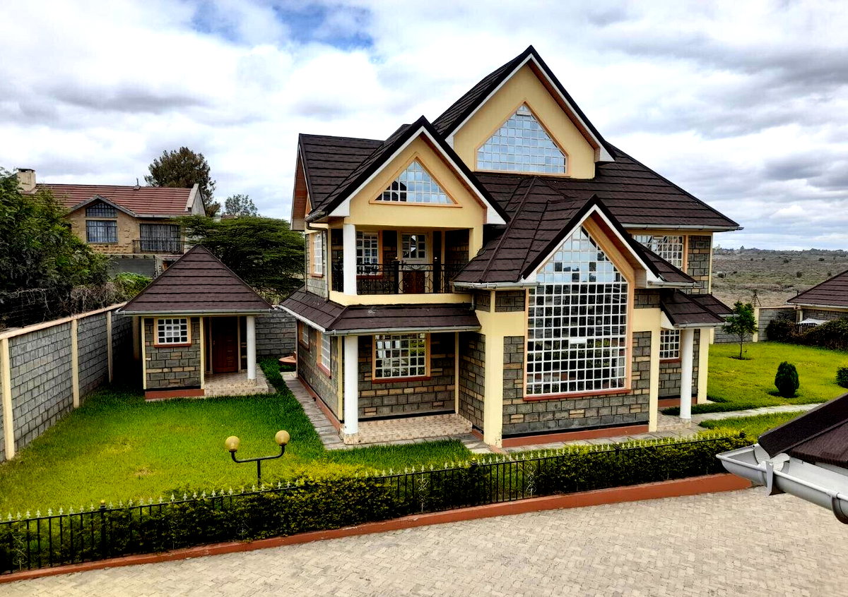 5BR All-Ensuite Maisonette with Solar & DSQ - Kitengela Yukos