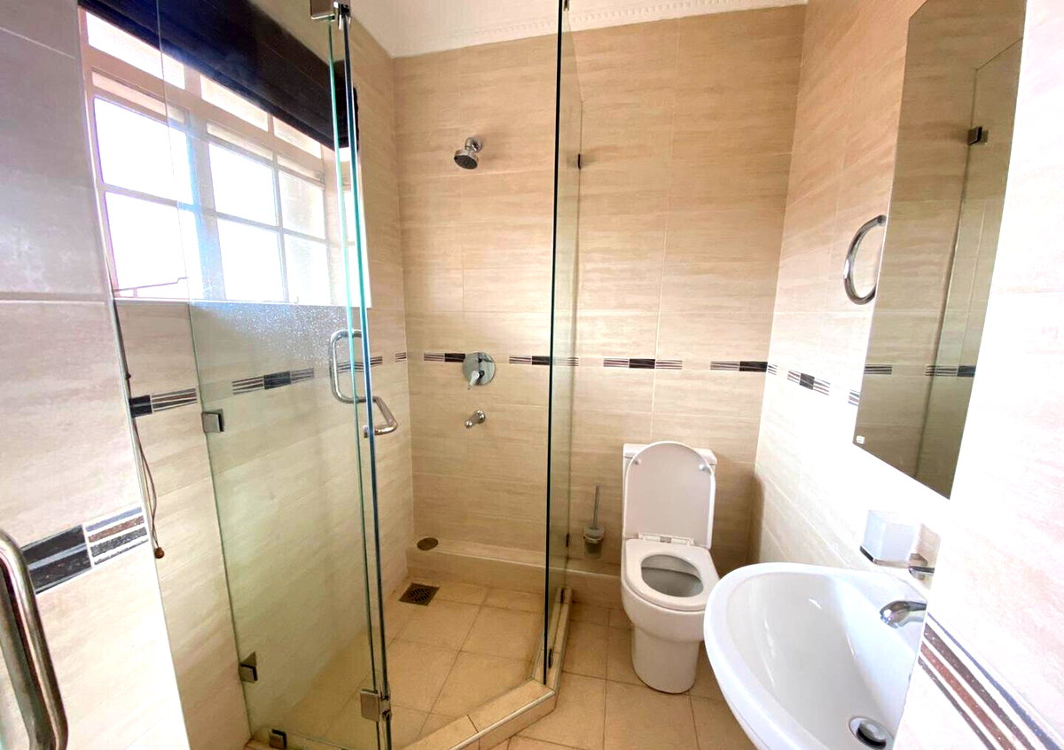 Renovated 5-Bed Townhouse with Garden & Pool - Riverside Drive