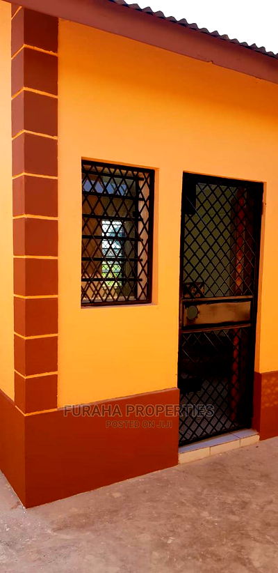 10bdrm Block of Flats in Half London, Likoni for Sale - Image 6