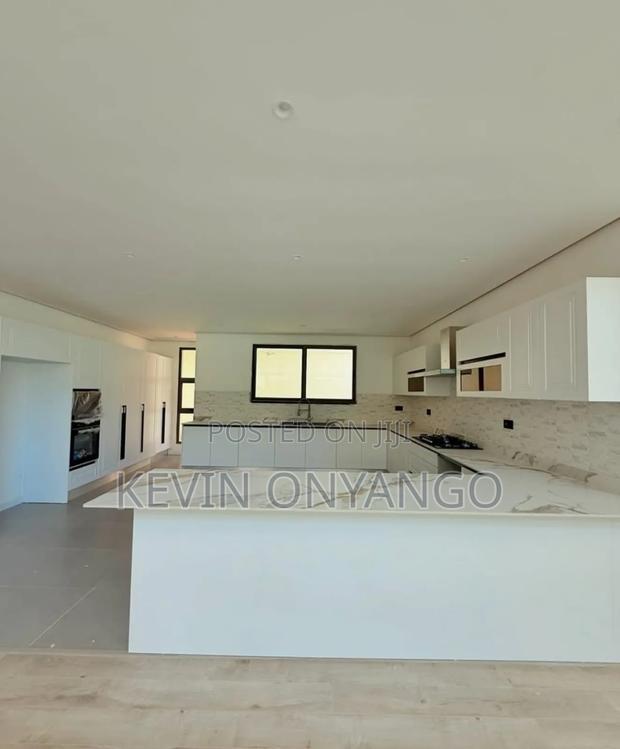 5bdrm Villa in Lavington for sale