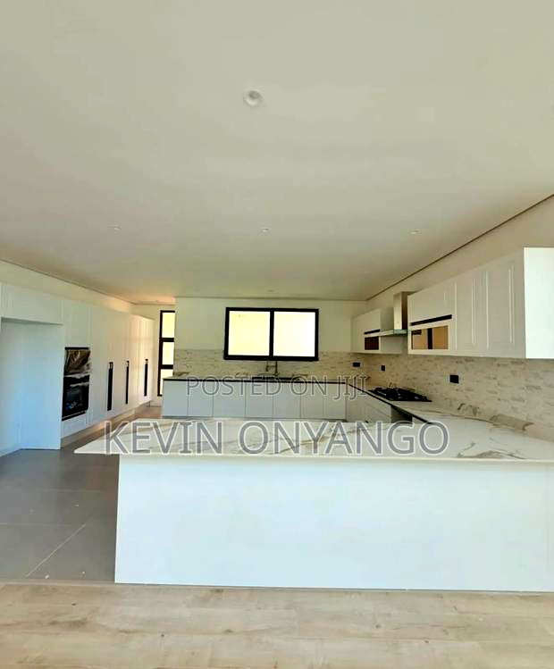 5bdrm Villa in Lavington for sale