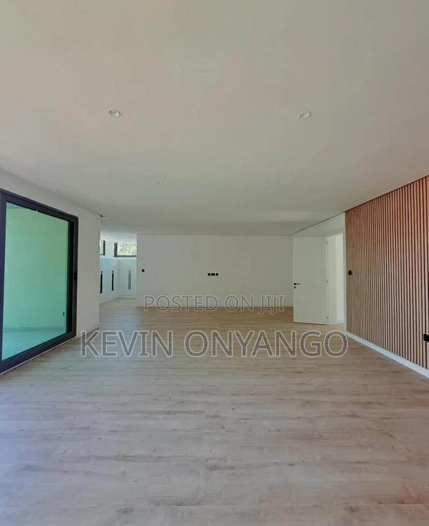 5bdrm Villa in Lavington for sale