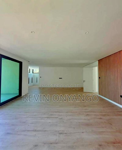 5bdrm Villa in Lavington for sale - Image 2