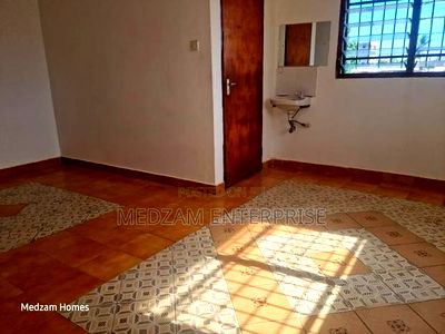 1bdrm Bedsitter in Beach Road, Nyali for rent - Image 3