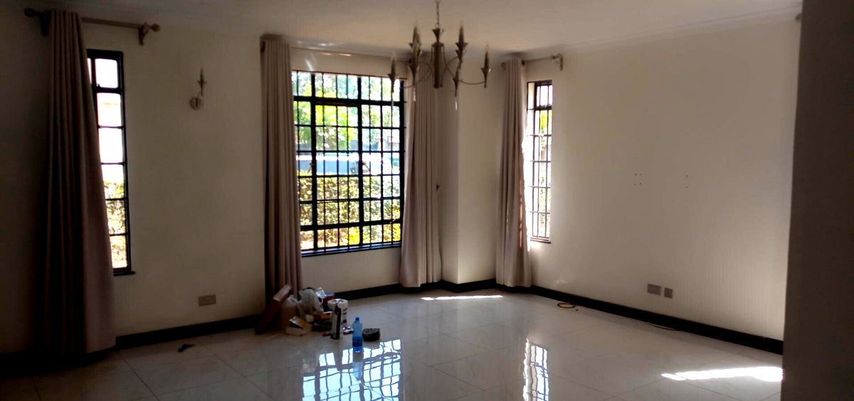4 En-Suite Townhouse with Granite Kitchen & Private Garden - Kitisuru