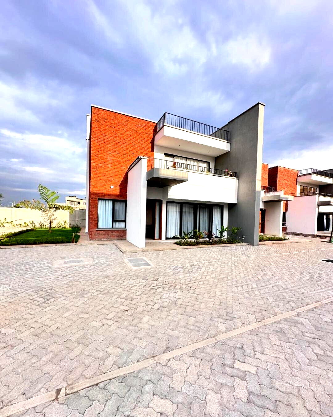 4BR All-Ensuite Duplex with Rooftop Terrace & DSQ – Langata