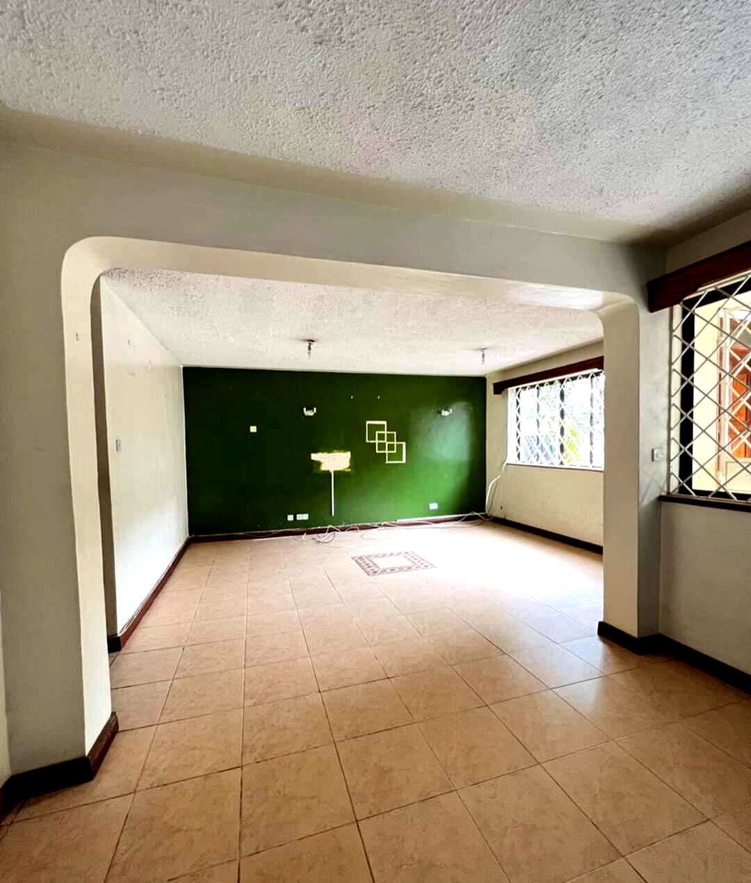 4BR Maisonette with DSQ & Water Storage - Kileleshwa Gated