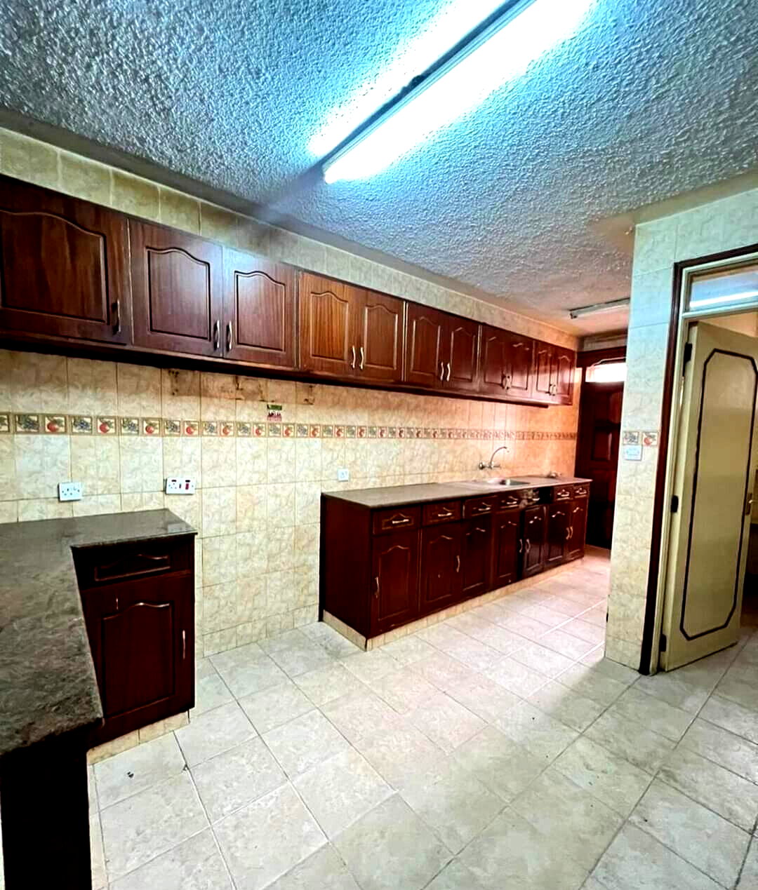 4BR Maisonette with DSQ & Water Storage - Kileleshwa Gated