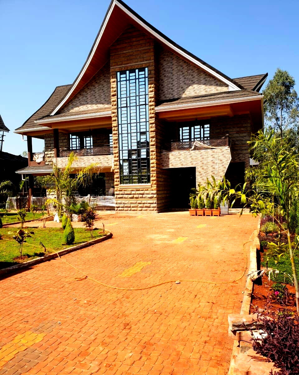 5BR All-Ensuite Townhouse with Solar Backup & Gym - Ruiru