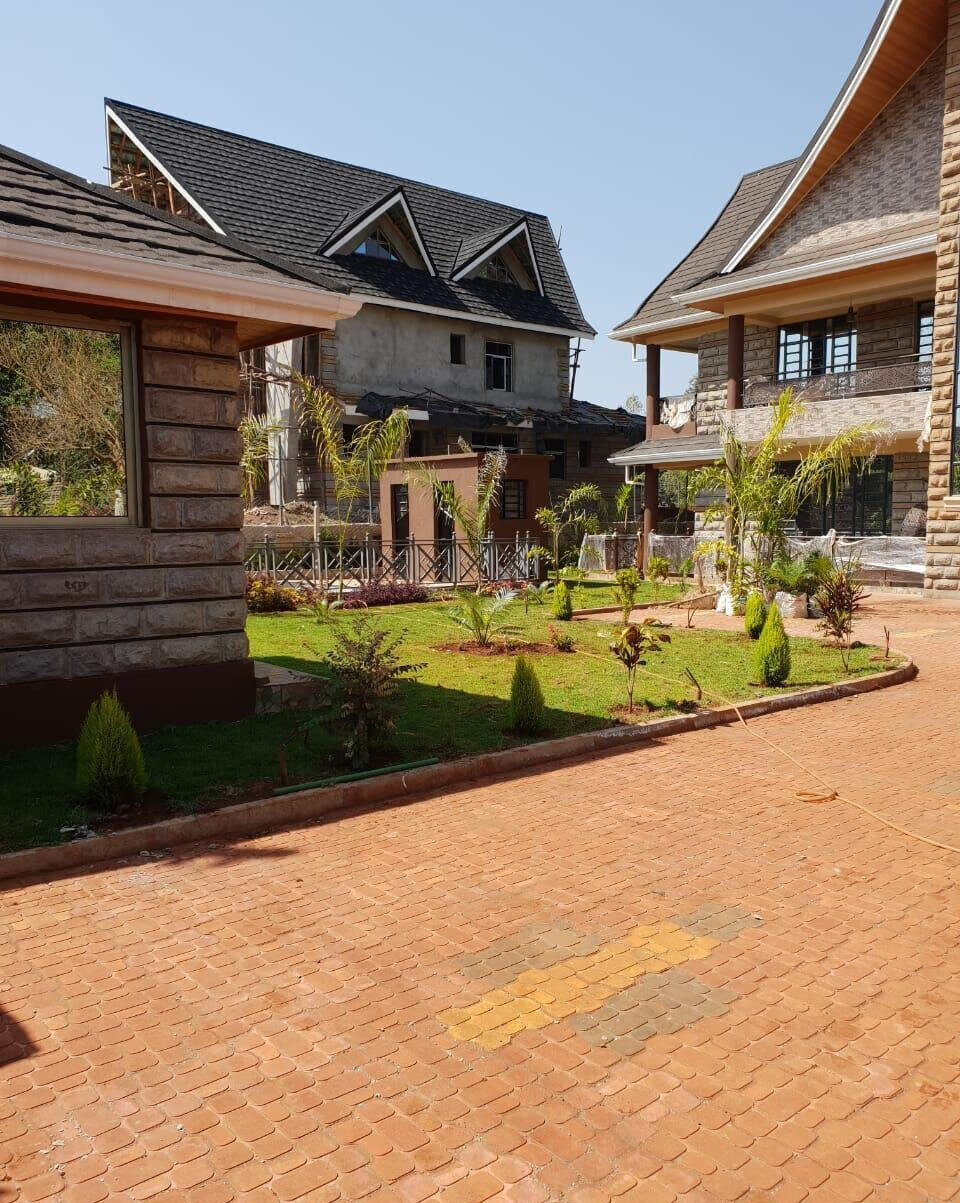 5BR All-Ensuite Townhouse with Solar Backup & Gym - Ruiru