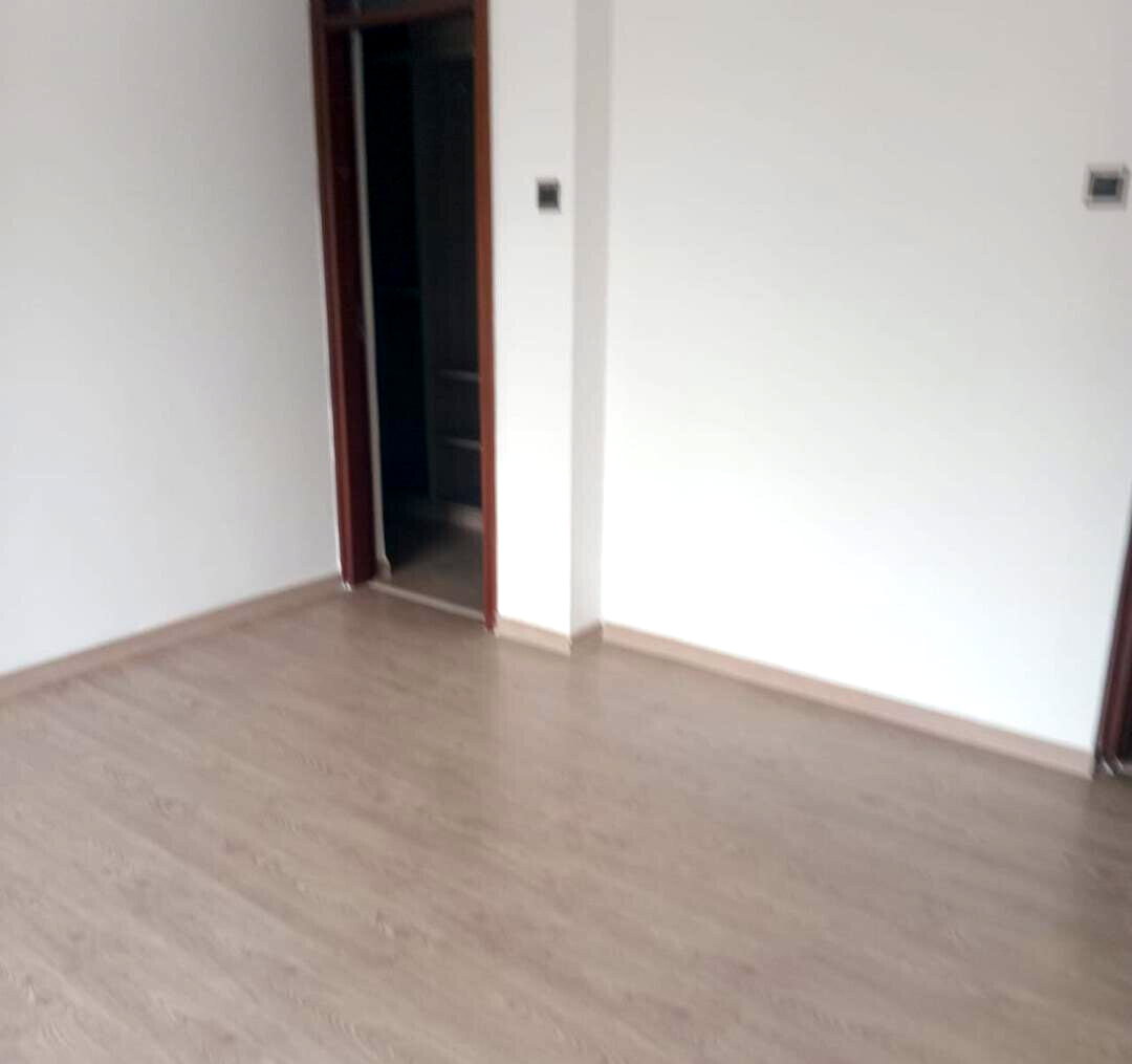 4BR Apartment with DSQ & Pool - Parklands, Nairobi