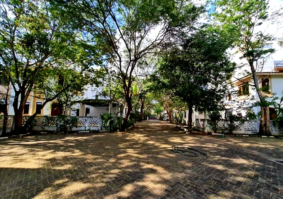 4BR Townhouse with Rooftop Terrace & DSQ - Nyali