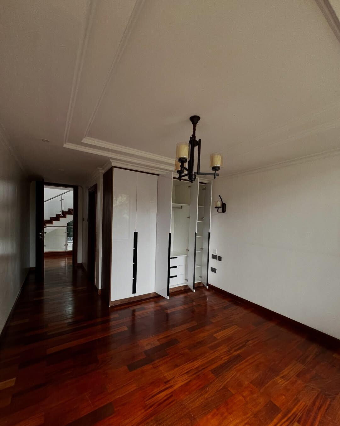 5-Ensuite Corner Townhouse with DSQ & Private Garden - Lavington