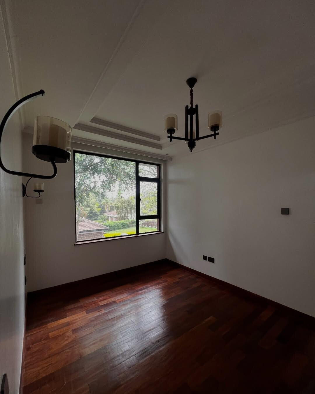 5-Ensuite Corner Townhouse with DSQ & Private Garden - Lavington