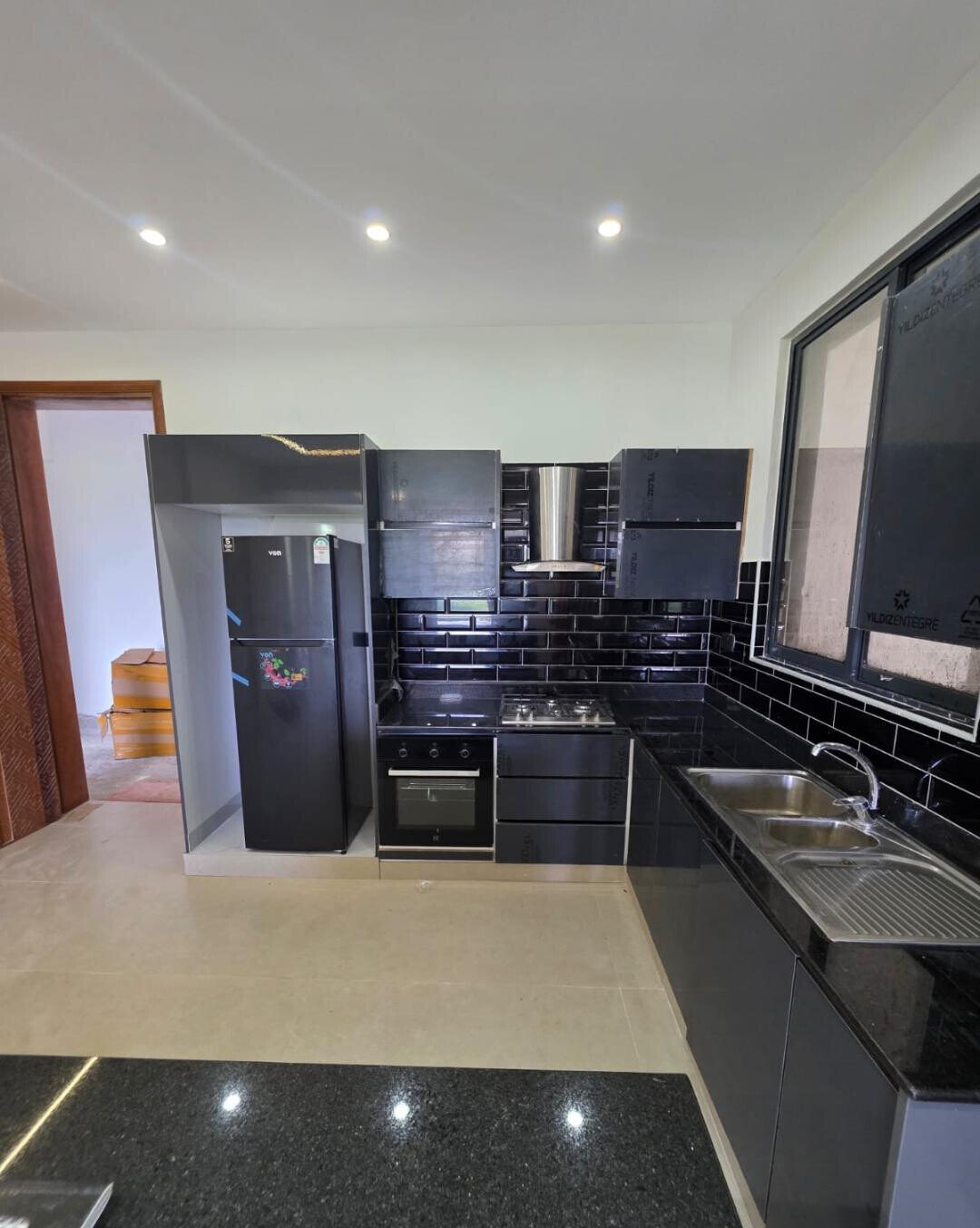 2BR En-Suite Sea View Apartment with Lift - Shanzu, Mombasa