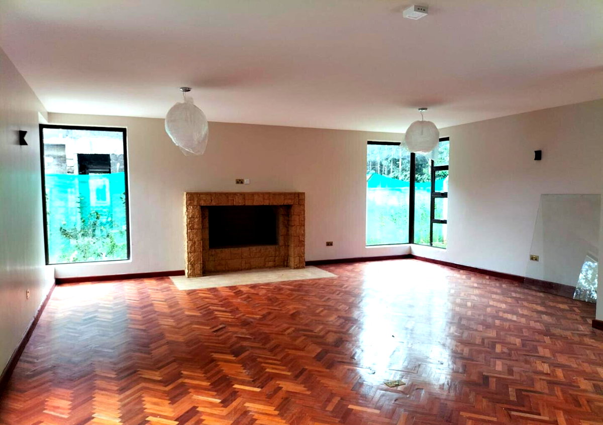 Private Garden Townhouse with 5 Ensuites – Karen