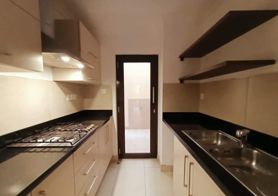 5BR Solar-Powered Townhouse with Backup Generator - Kileleshwa