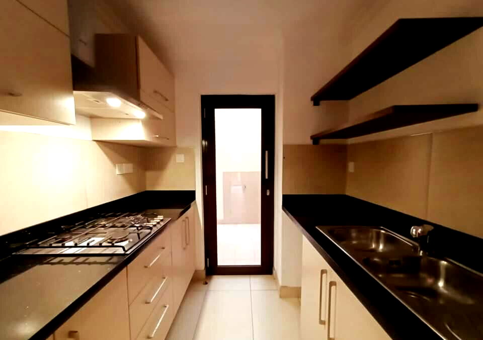 5BR Solar-Powered Townhouse with Backup Generator - Kileleshwa