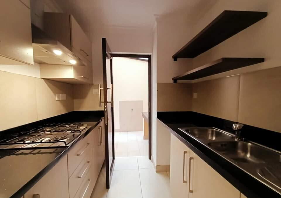 5BR Solar-Powered Townhouse with Backup Generator - Kileleshwa