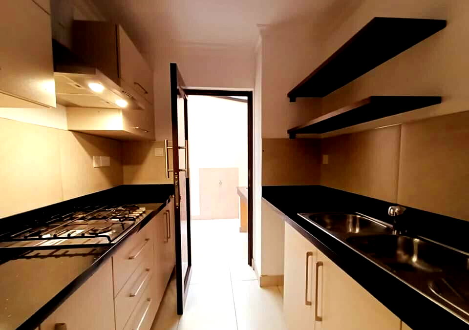 5BR Solar-Powered Townhouse with Backup Generator - Kileleshwa