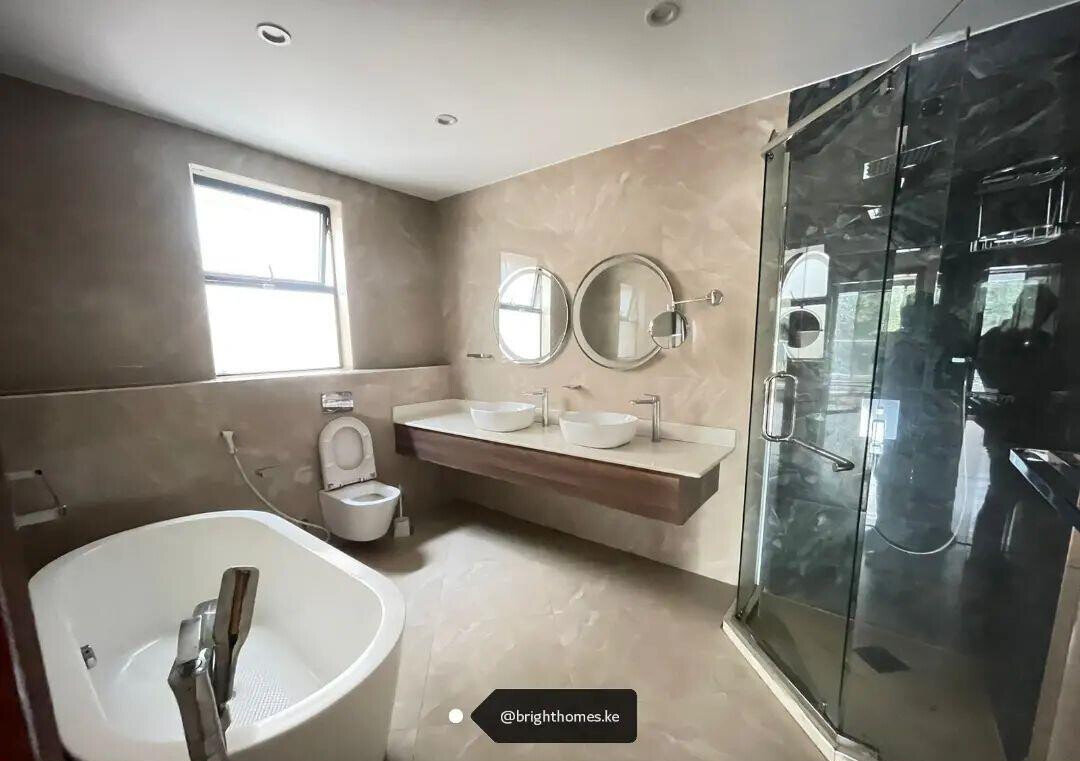 5-Ensuite Townhome with Fireplace & DSQ - Lavington Gated