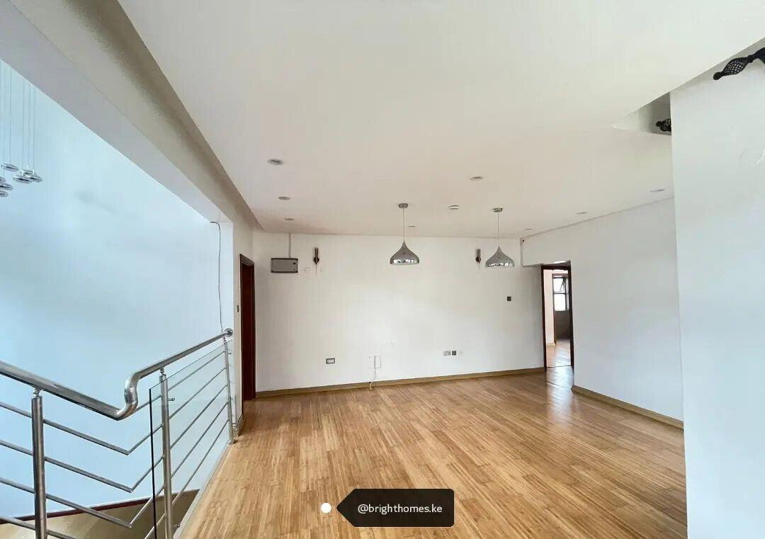 5-Ensuite Townhome with Fireplace & DSQ - Lavington Gated