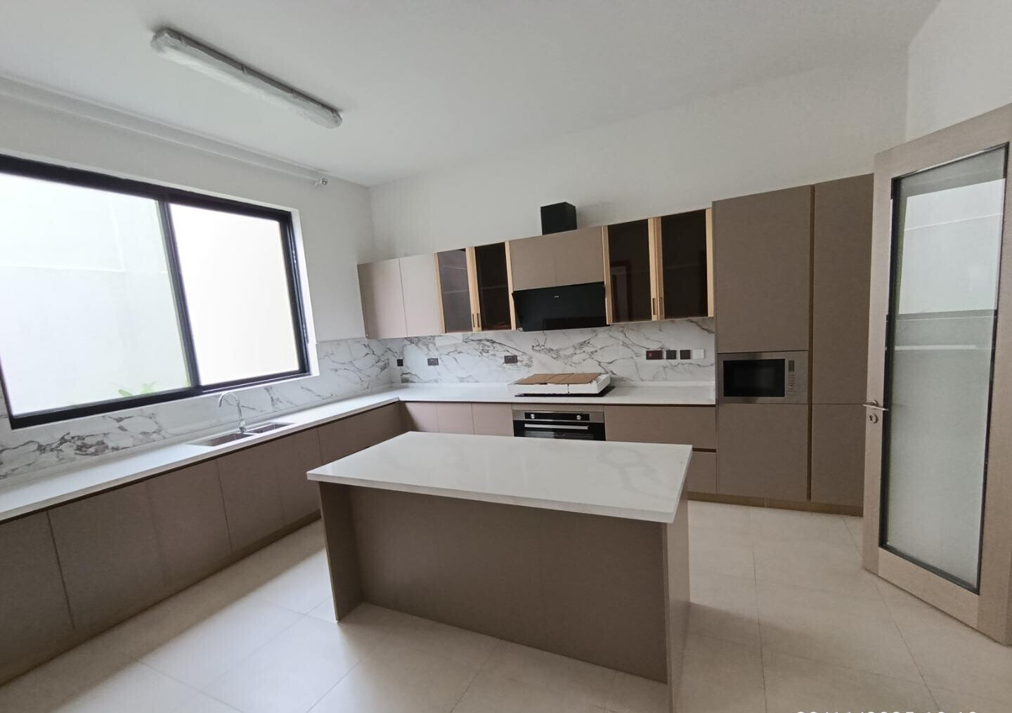 5-Ensuite Villa with Two Kitchens & Smart CCTV - Lavington