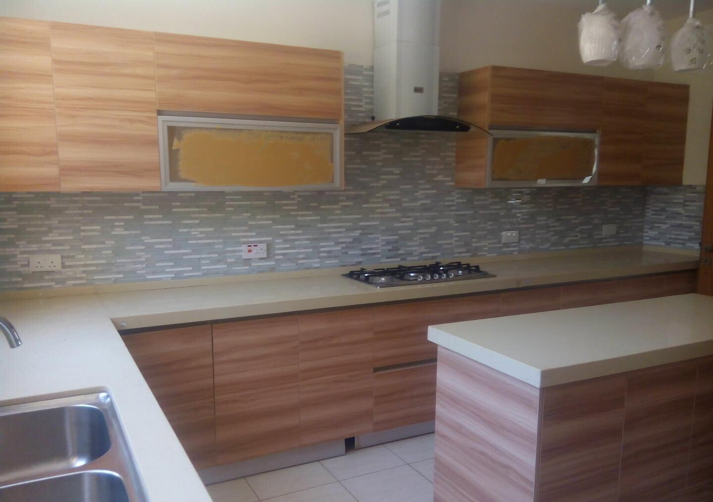 Brand-New 5BR Townhouse with Fireplace & Private Garden - Lavington