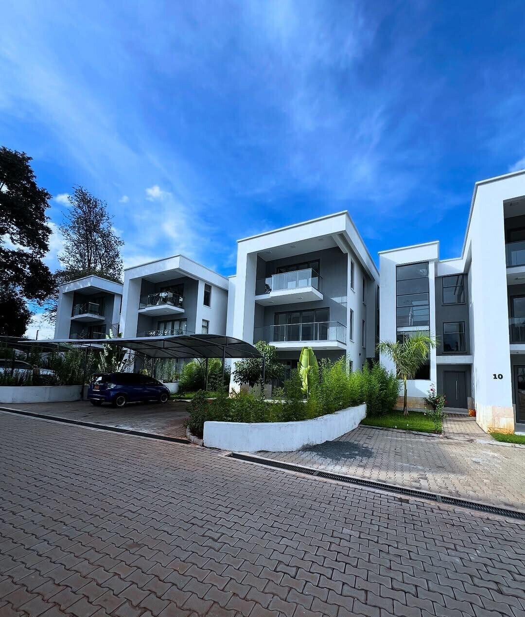Brand-New 5-Ensuite Townhouse with Rooftop Terrace - Lavington