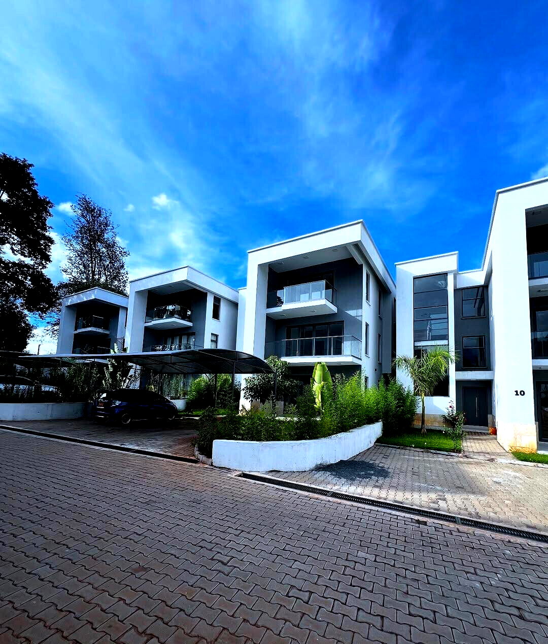 Brand-New 5-Ensuite Townhouse with Rooftop Terrace - Lavington