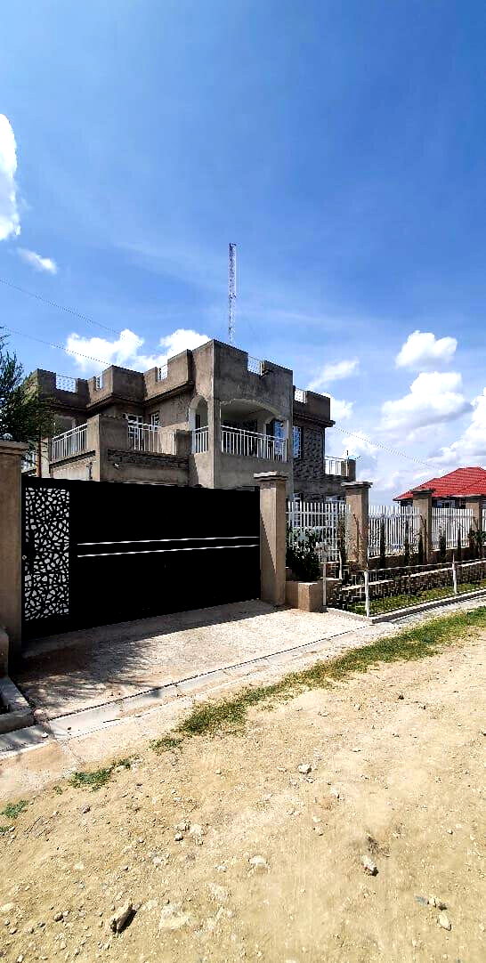 5BR All-Ensuite Maisonette with Study & 4 Balconies - Kitengela