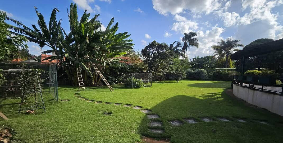 4BR All-Ensuite Townhouse with Converted Garage & Lush Garden - Runda