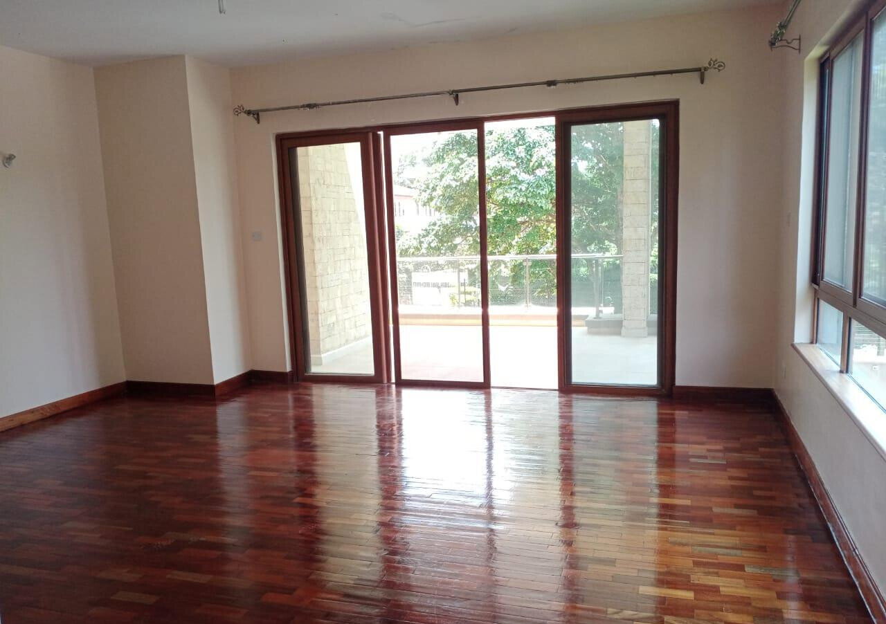 Newly Built 5-Ensuite Townhouse with Jacuzzi & Study - Lavington