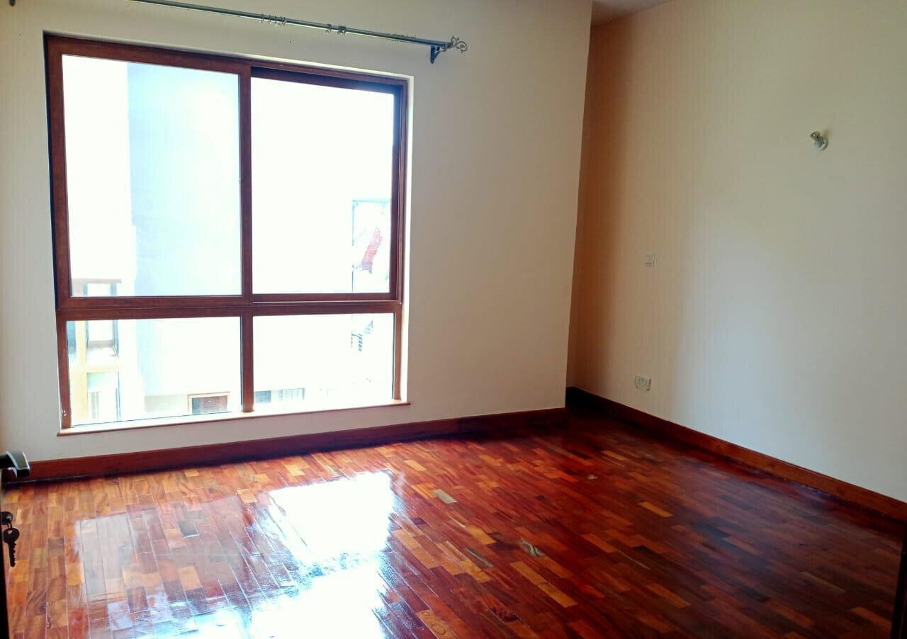 Newly Built 5-Ensuite Townhouse with Jacuzzi & Study - Lavington