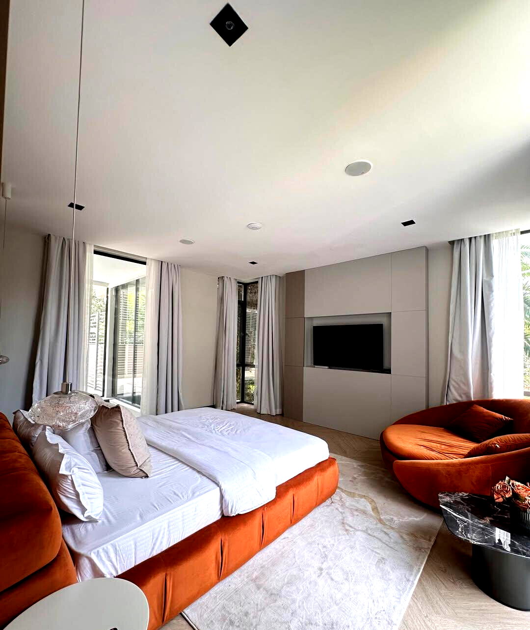 5-Bed Smart Villa with Private Bridge Hideaway - Riverside, Lavington
