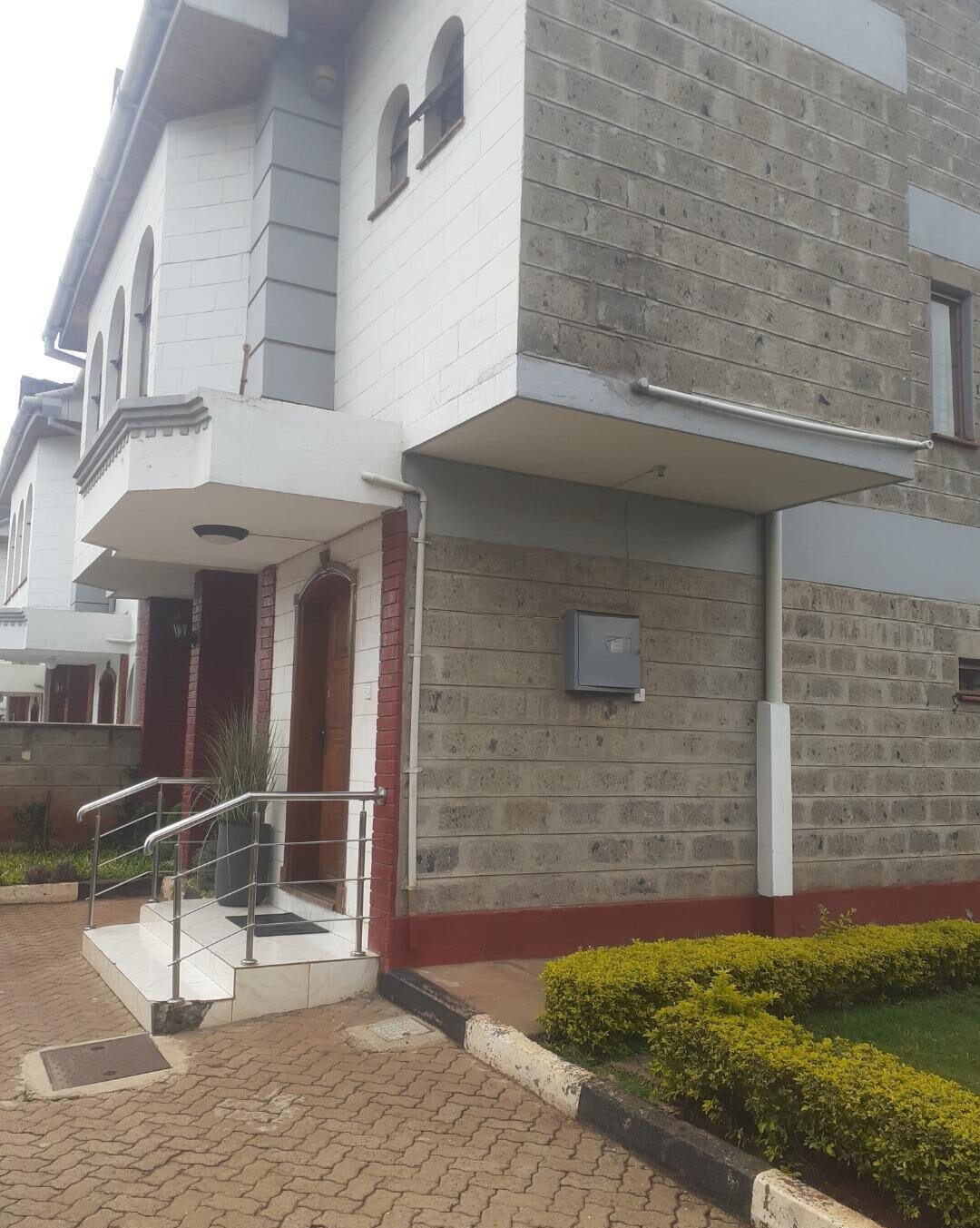 4BR Townhouse with DSQ & Parking for 4 - Westlands