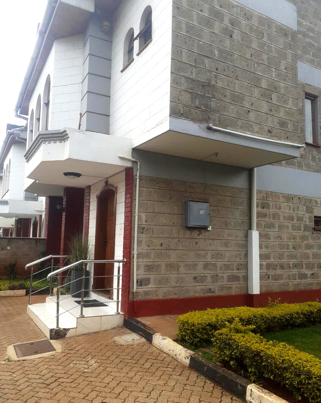 4BR Townhouse with DSQ & Parking for 4 - Westlands
