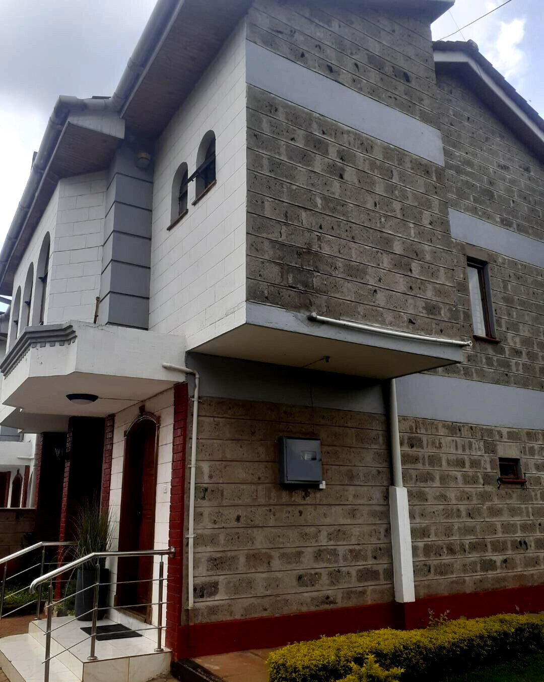 4BR Townhouse with DSQ & Parking for 4 - Westlands
