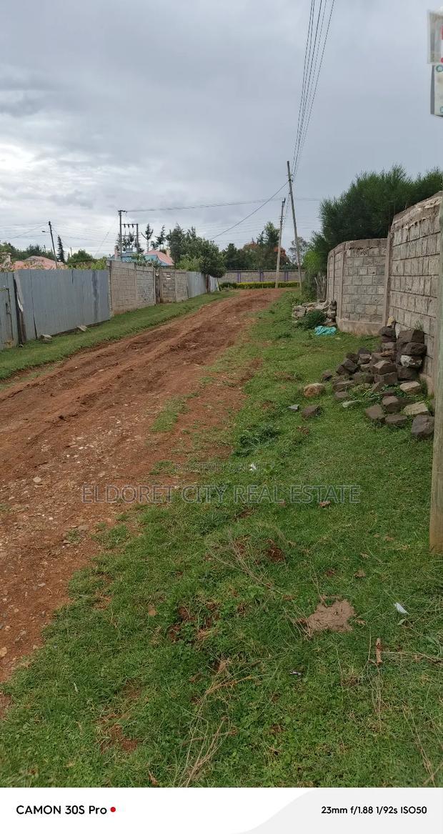 1/4 Plot Outspan Ideal for Residential With Title.