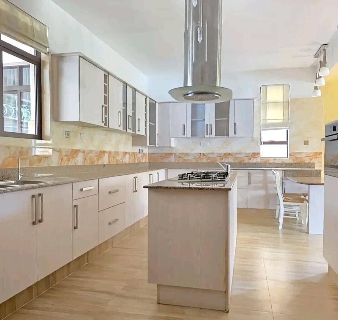 Exclusive 4BR All-Ensuite Townhouse with Study & DSQ - Kileleshwa