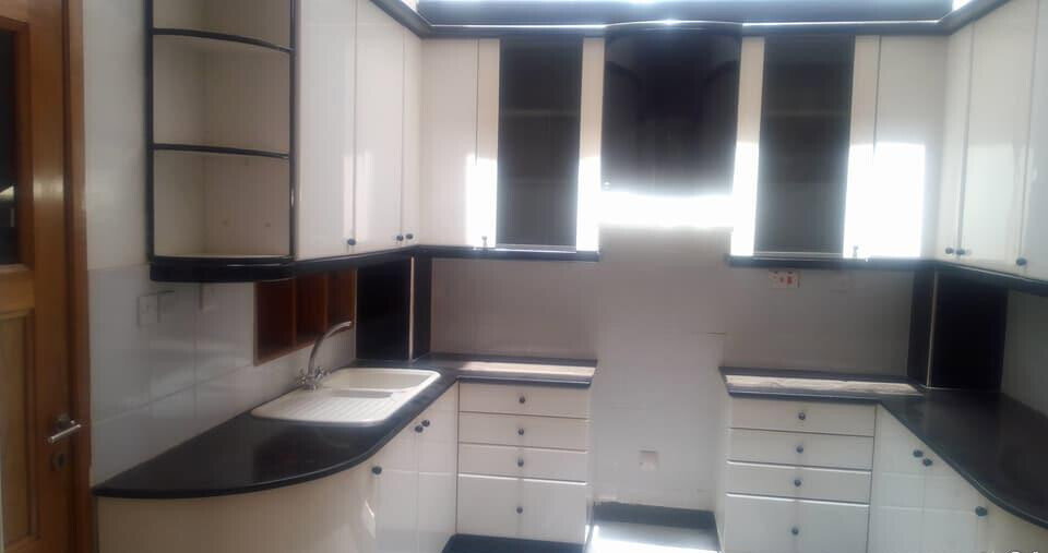 4BR Townhouse with DSQ & Double Kitchen - Kilimani