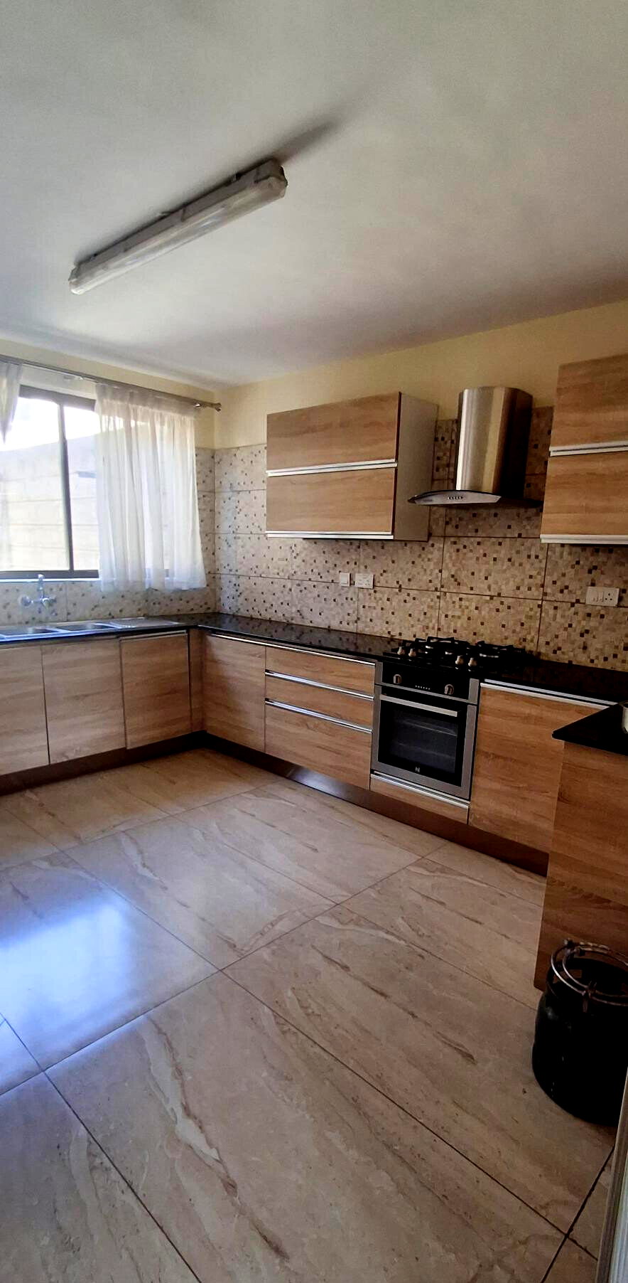4BR Townhouse with DSQ & CCTV - Just Off the Tamarack, Syokimau