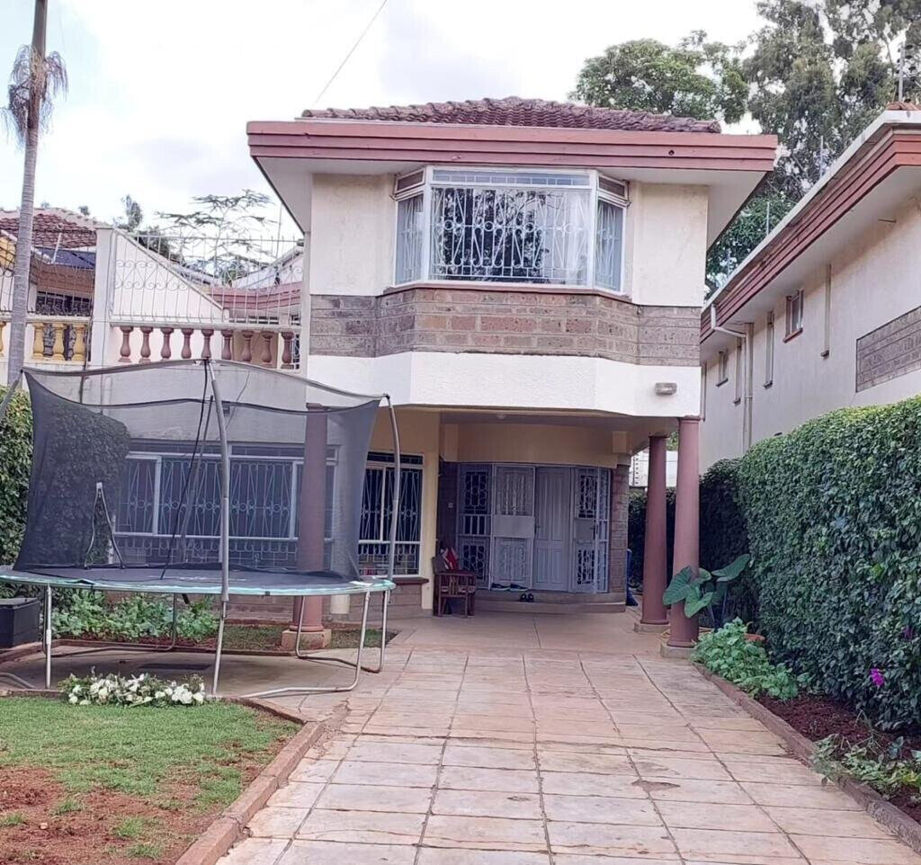 Spacious 4BR Townhouse with DSQ & 30,000L Water - Kilimani