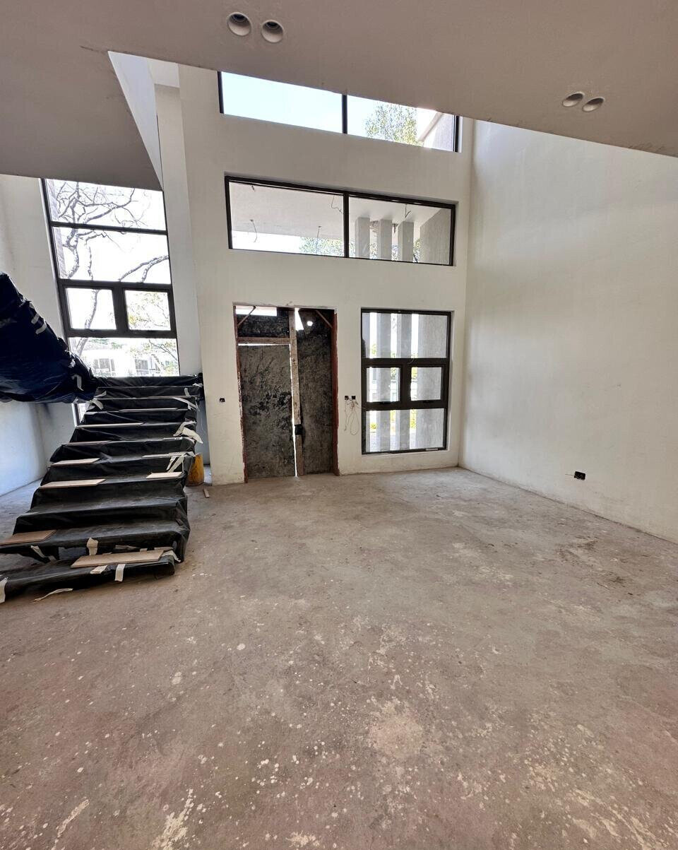 5BR All-Ensuite Townhouse with Private Pool – Kerarapon
