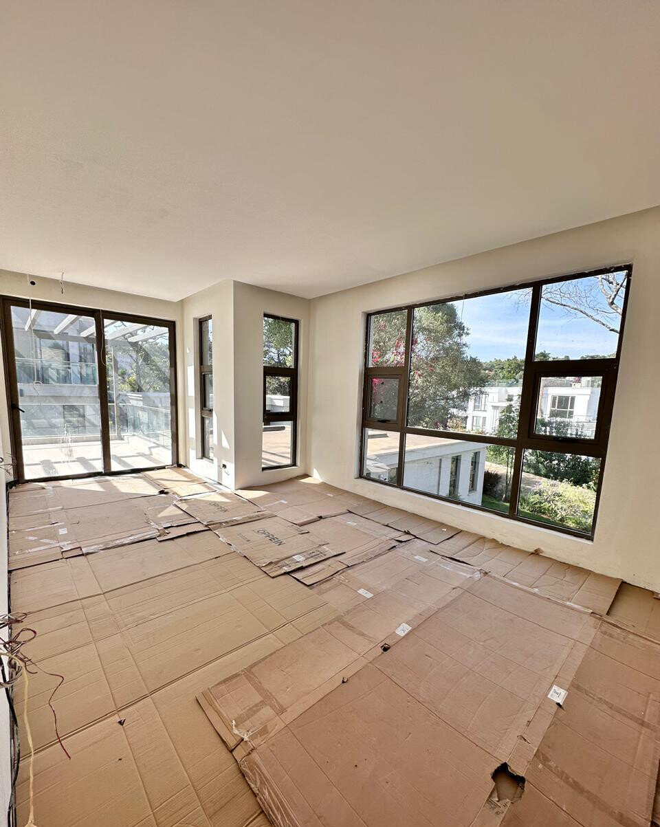 5BR All-Ensuite Townhouse with Private Pool – Kerarapon