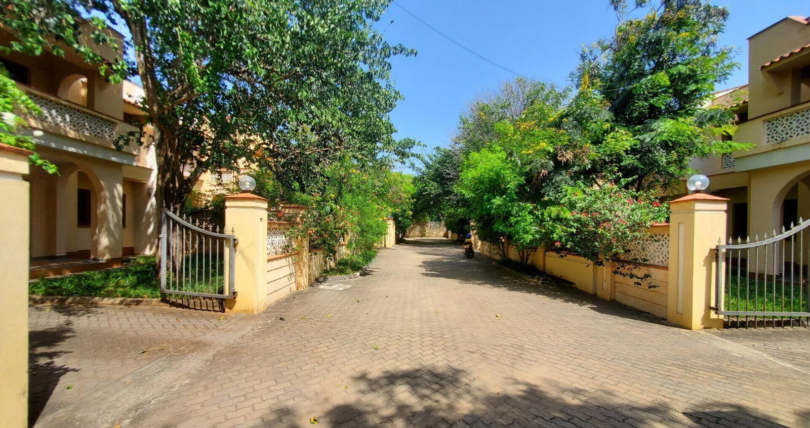 Gated 4BR Townhouse, 2nd Row from Beach - Shanzu